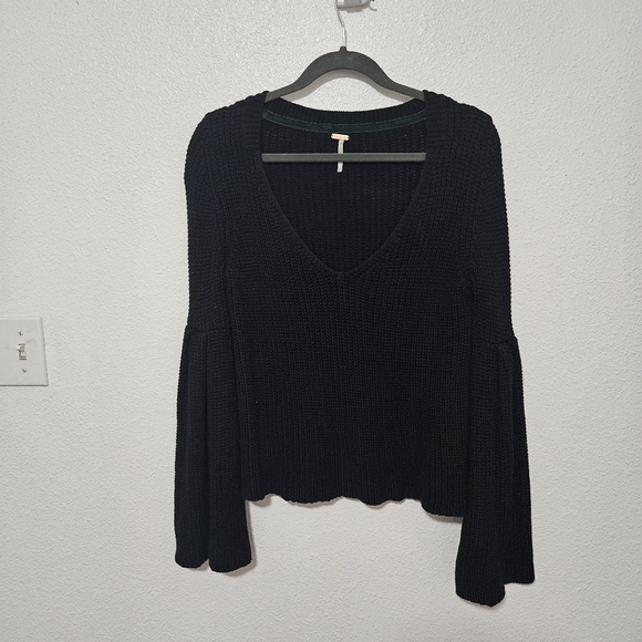 Free People vneck sweater with bell sleeves size sp - Picture 1 of 11